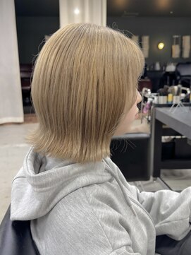 ソピ バイ インビテーション(sopi by invitation) ブリーチ グレージュ 透明感カラー 外ハネボブ ！