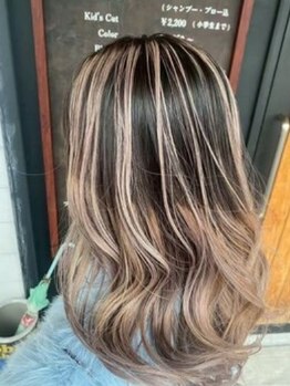 セレーズ ウィズ ミロ(Seles With Miro)の写真/《気さくな雰囲気が◎》丁寧なカウンセリングで、髪質/クセ/骨格に合わせた“魅力UPスタイル”をご提案！