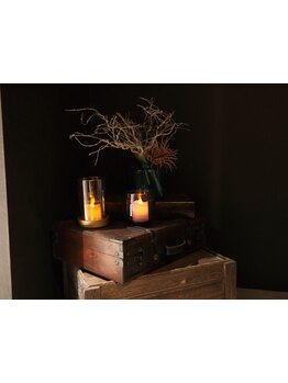 シックな雰囲気のお洒落な空間で、ゆったりとした時間を。あなただけの特別な時間をご提供。