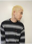 ハイトーンツーブロックフェード刈り上げクロップスタイル