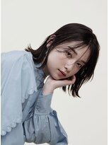 ヘアーエボリューション 大人ヘルシーな外ハネロブ×透けるグレージュでこなれ感アップ