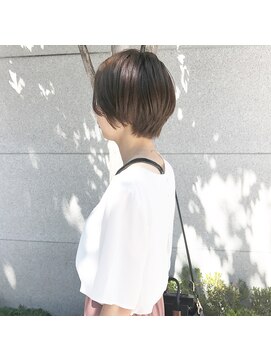 デフィー(DEFY) 透明感のあるショート