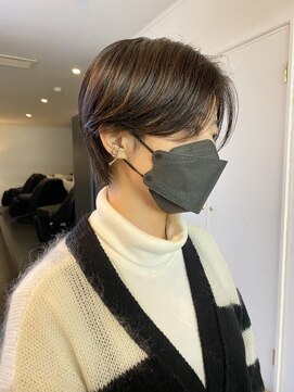 ノイ(noii) ハンサムショート／センターパート／艶髪／シンプルスタイリング