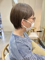 ミィ 表参道(mee.)&nbsp;【mee.】ヤジマ　耳掛けショート　ショートボブ