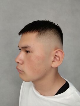 ソアー 新大阪(SOAR) 濡れパンアイロンパーマスキンフェードバズクロップ【新大阪】