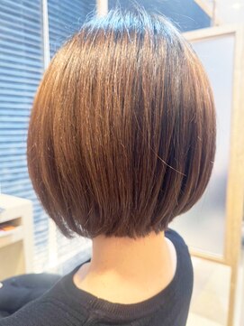 ヴィヴァーチェイルソーレ(VIVACE ilsole) 20代30代40代ハイライト外国人風カラーショートボブ透明感