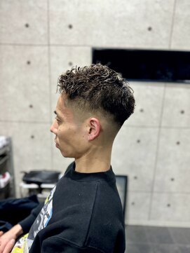 ジーアンドダブリュー(G&W) スキンフェード×極道パーマ風