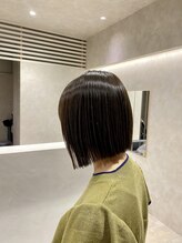 トキ(toki) 切りっぱなしボブ×暗めアッシュ