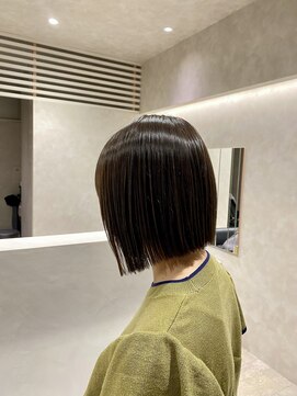 トキ(toki) 切りっぱなしボブ×暗めアッシュ