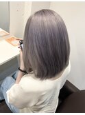 ホワイトグレージュ