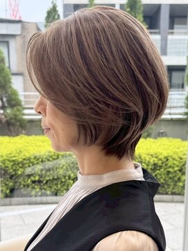 ソワネ 表参道(soigne) 表参道丸みショートボブレイヤーカットアッシュグレー50代◯