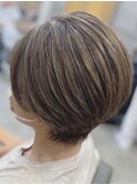立体感／ハイライト／前下がりショート