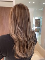 ケンジ 洋光台(KENJE)&nbsp;赤味を削ったベージュ系ハイライトグラデーション