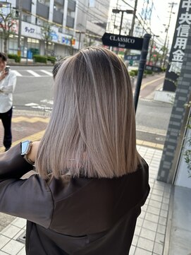 カラ ヘアーサロン(Kala Hair Salon) シャドールーツ　ホワイトベージュ