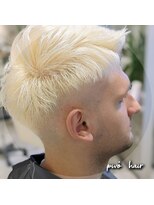 ピヴォヘアー(pivo hair)&nbsp;ホワイトブロンド　ハイトーンカラー　フェードカット