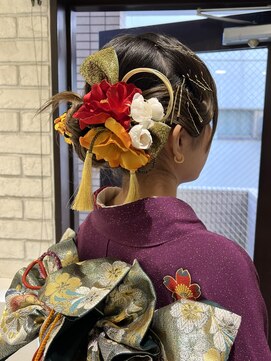 トルネード(TORNADO) 成人式ヘア前撮り後撮りシニヨンヘア金箔水引カチモリK20241025