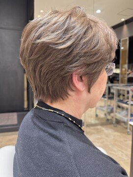 サヴォア(Savoir) 【大人女性におすすめ】レイヤー毛流れショート