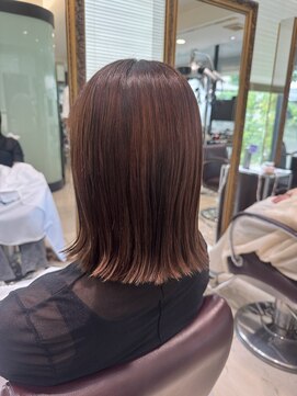 アメリ バイ アピッシュ(Amelie by apish) パーマ落とし/ストレートパーマ/外はねボブ