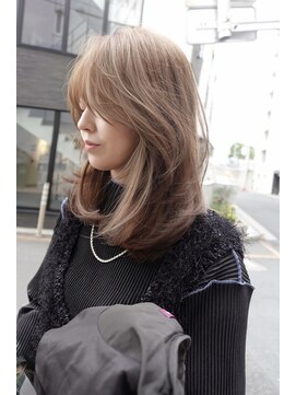 アワー(OUr-) ミディアムレイヤー／ブリーチなしベージュ
