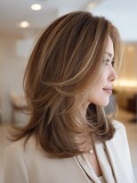 トリッカ 代官山(tricca)&nbsp;白髪ぼかしハイライト/30代40代/ミディアムレイヤー/脱白髪染め