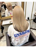 ホワイトベージュ　関口