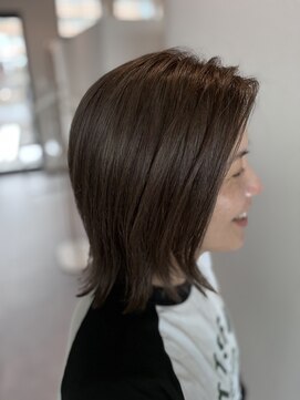 エルメ 鈴鹿(erme) イルミナグレージュ