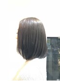 切りっぱなしミディボブ