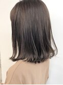 毛先だけをワンカールにした動きのあるロブ_シアーグレージュ
