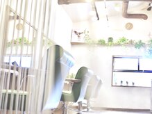 ソロヘアーメイクヘッドスパ(SOLO hair make headspa)