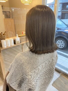 キキ(kiki) 切りっぱな×シアベージュ#ベージュカラー#三重