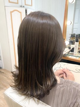 ネオリーブ チロル 横浜西口店(Neolive CiroL.) 大人かわいい ダスティグレージュカラー ロブヘア