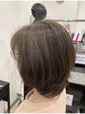 くすみ感で柔らかい印象にマットブラウン