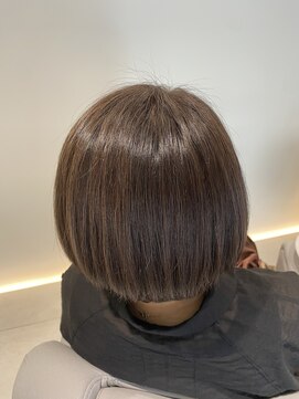 コム モア(COMME MOI) つやつやグラデーションボブ