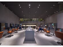 アーティアーティ 長丘店(ARRTY ARRTY)の雰囲気（天井が高く開放感のある空間です！photo : Blitz Studio）