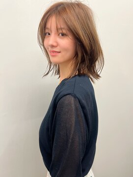 ラウンジ モリオ イケブクロ(Lounge MORIO Ikebukuro) 【morio】ミディアム　ベージュ　外はね　薄めバング♪