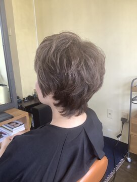 ワラティク(WARATI C) クセを活かしたショート/白髪ぼかし