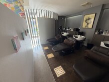 グロウ ヘアデザイン(grow)の雰囲気（フルフラットのシャンプー台で極上の時間をお過ごし下さい）