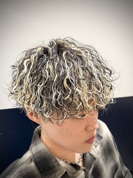 リバティシェアバーバー 銀座(LIBERTY SHARE BARBER) 【千葉】波巻スパイラルパーマ