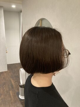 キー(KEY) パッツリボブ