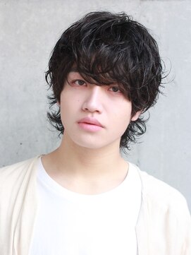 マイロ(mailo) ラフに動くくせ毛風パーマ×マッシュウルフ