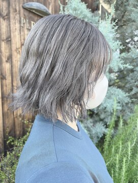 ヘア ミーツ ドレス プレローマ(HAIR meets dress pleroma) 濃いめグレージュ