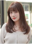 顔周りレイヤーカットくびれヘアミルクティーベージュカラー