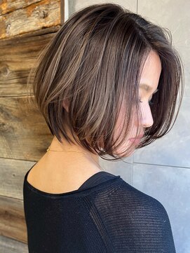 トルネード(TORNADO) 前下がりレイヤーショートボブハイライトn8.4