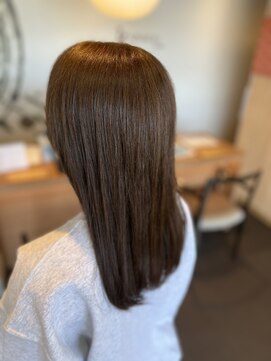 ヴィヴァーチェイルソーレ(VIVACE ilsole) 20代30代40代ストレートロングナチュラルブラウン