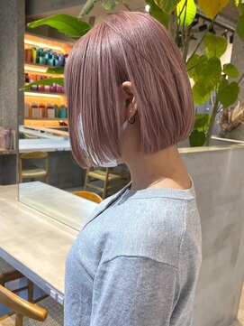 サンク 原宿 表参道(cinq) ミルクティーベージュダブルカラー顎ラインボブレイヤーカット