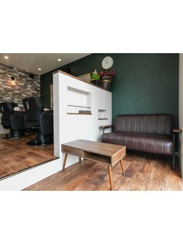 人の多い店舗や騒がしい店舗が苦手な方も◎高い技術と居心地の良い空間が魅力の少人数隠れ家サロン―。