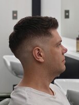 アストロ(ASTRO)&nbsp;海外風スキンフェードショートバーバースタイル