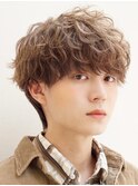 波巻きパーマツイストスパイラルパーマツーブロックメンズ黒髪