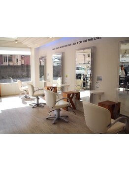 マンツーマンサロンだからこそできる丁寧なカウンセリング☆一人一人の髪と頭皮を大切に考えた施術が人気