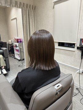 艶感切りっぱなしボブ